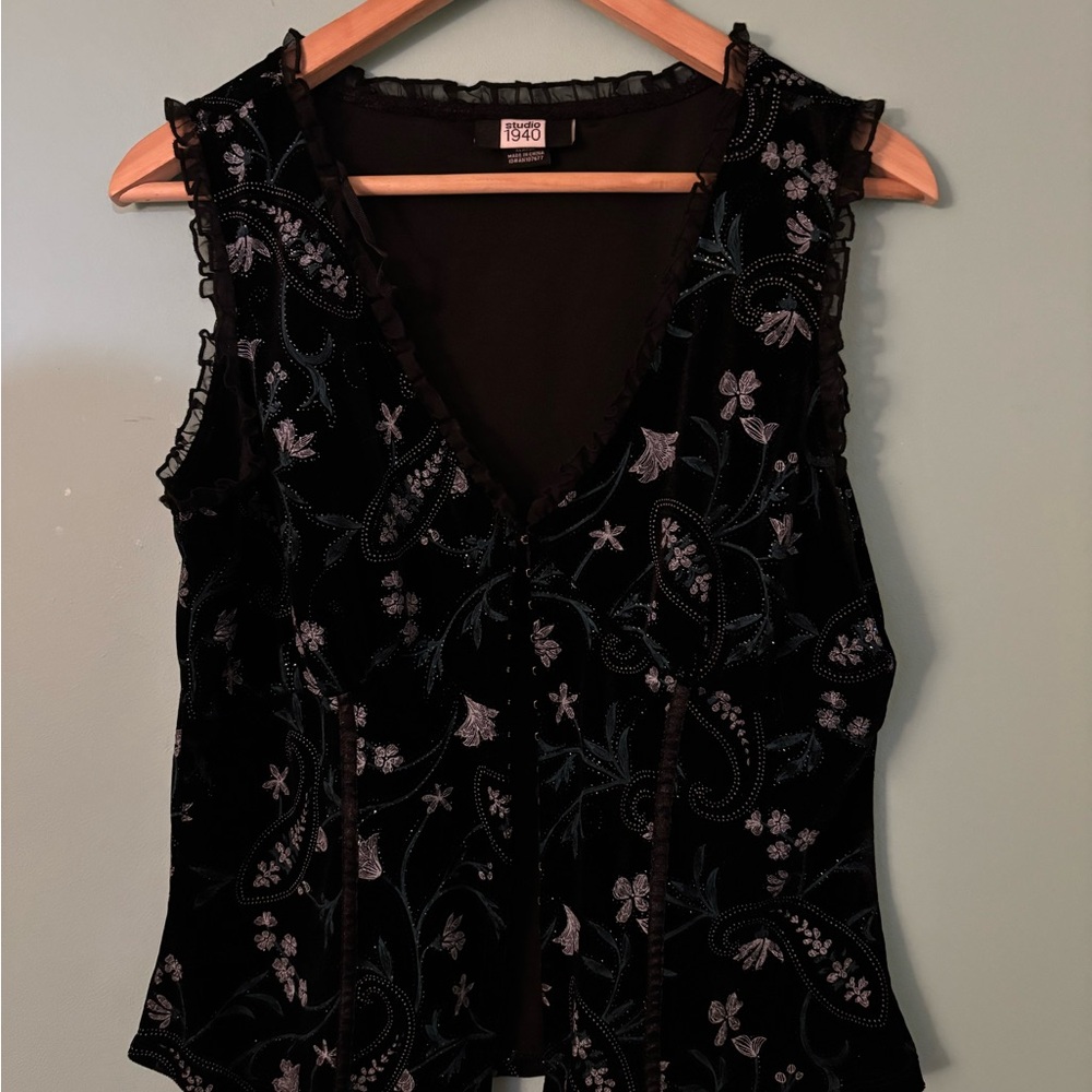 Studio 1940 Black Floral Embroidered Blouse